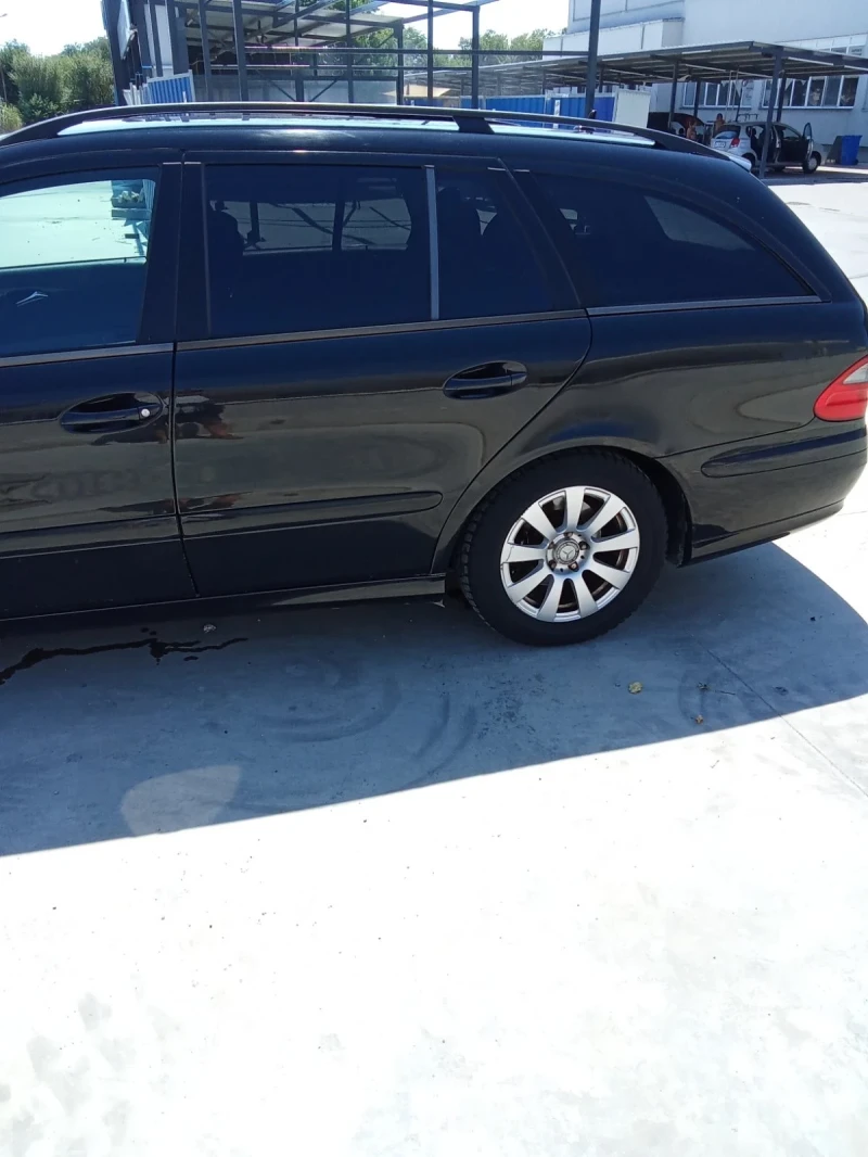 Mercedes-Benz E 220 Avantgarde, снимка 5 - Автомобили и джипове - 52880257