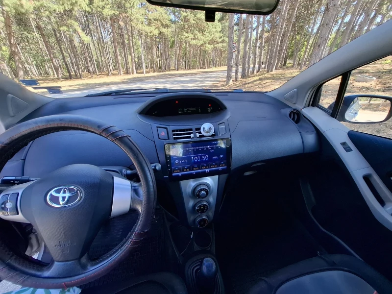 Toyota Yaris 1.4D, снимка 7 - Автомобили и джипове - 52470558