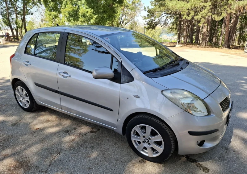 Toyota Yaris 1.4D, снимка 2 - Автомобили и джипове - 52470558