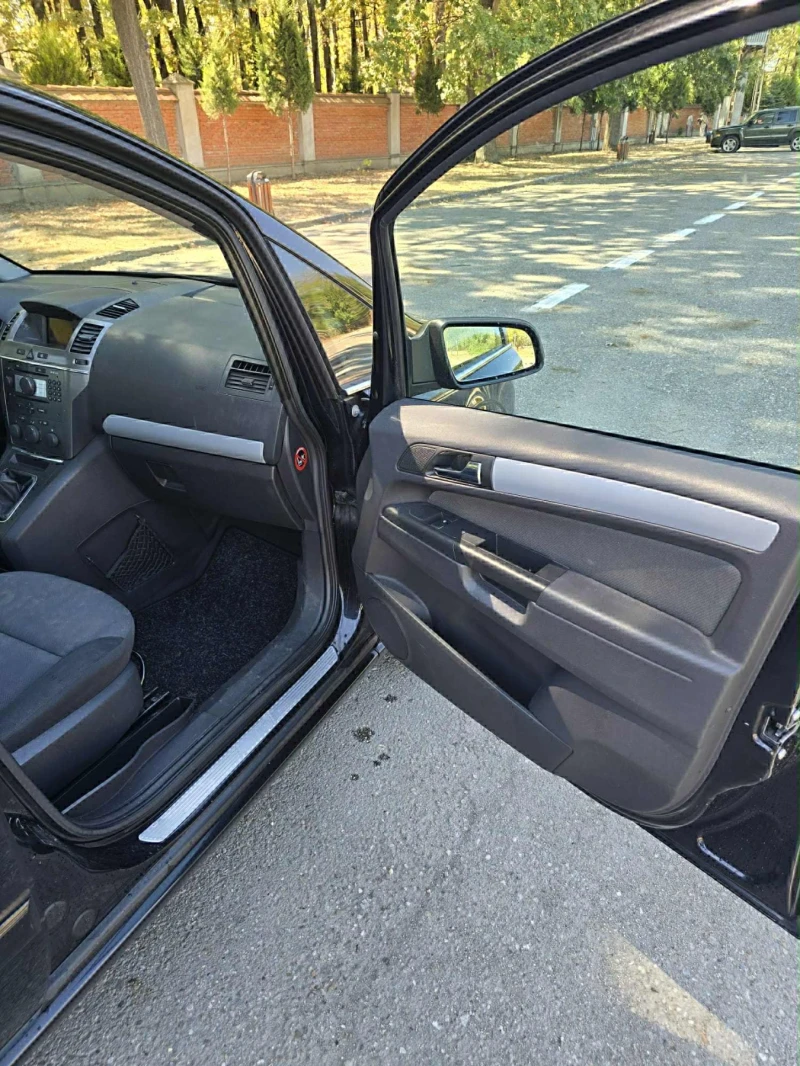 Opel Zafira 2.2i, снимка 9 - Автомобили и джипове - 52001648