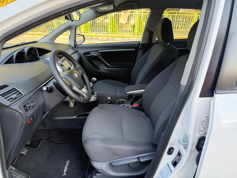 Toyota Verso 6скорости* КАМЕРА* АВТОПИЛОТ* КЛИМАТРОНИК* КСЕНОН, снимка 10 - Автомобили и джипове - 52145841