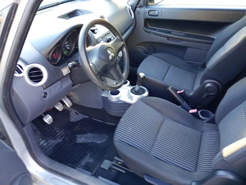 Mitsubishi Colt 1.1 75 к.с, снимка 8 - Автомобили и джипове - 52347007
