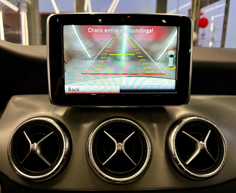 Mercedes-Benz CLA 45 AMG 4Matic* Pano* Подгрев* Carbon* Лизинг, снимка 13 - Автомобили и джипове - 52804653