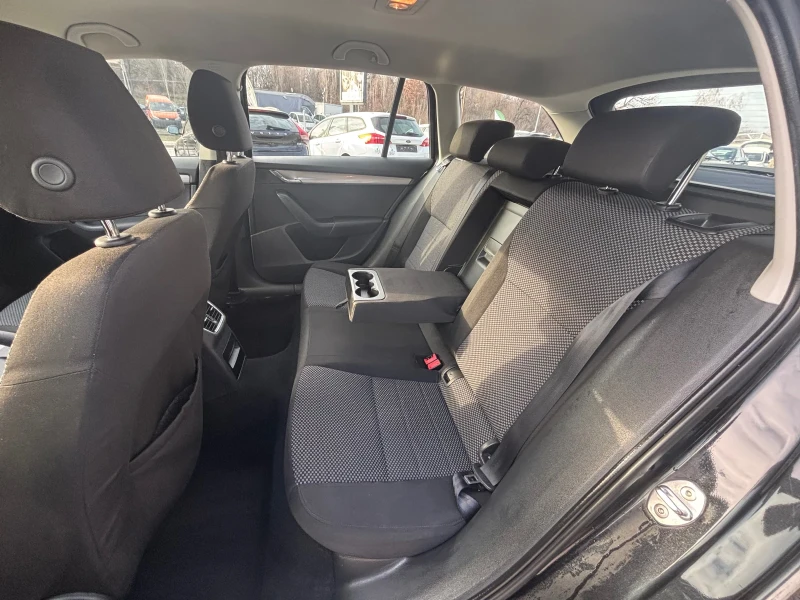 Skoda Octavia 1.6 TDI, снимка 9 - Автомобили и джипове - 52827440