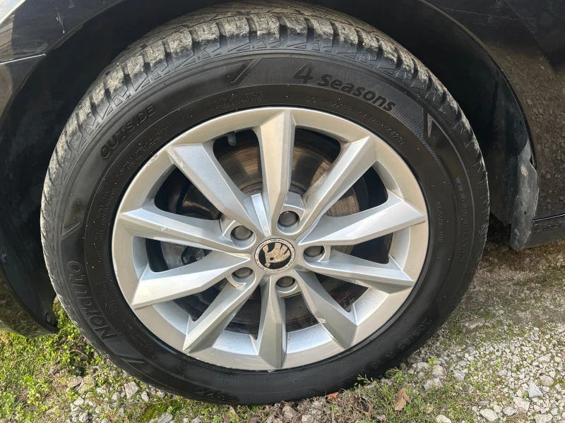 Skoda Octavia 1.6 TDI, снимка 16 - Автомобили и джипове - 52827440