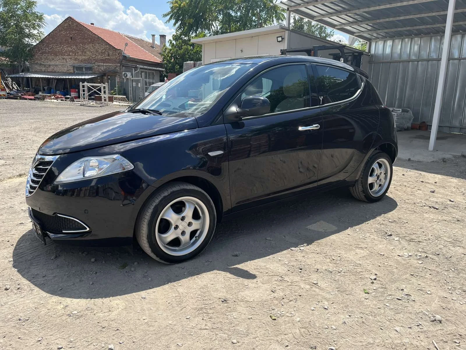 Lancia Ypsilon 1.2 i - изображение 2