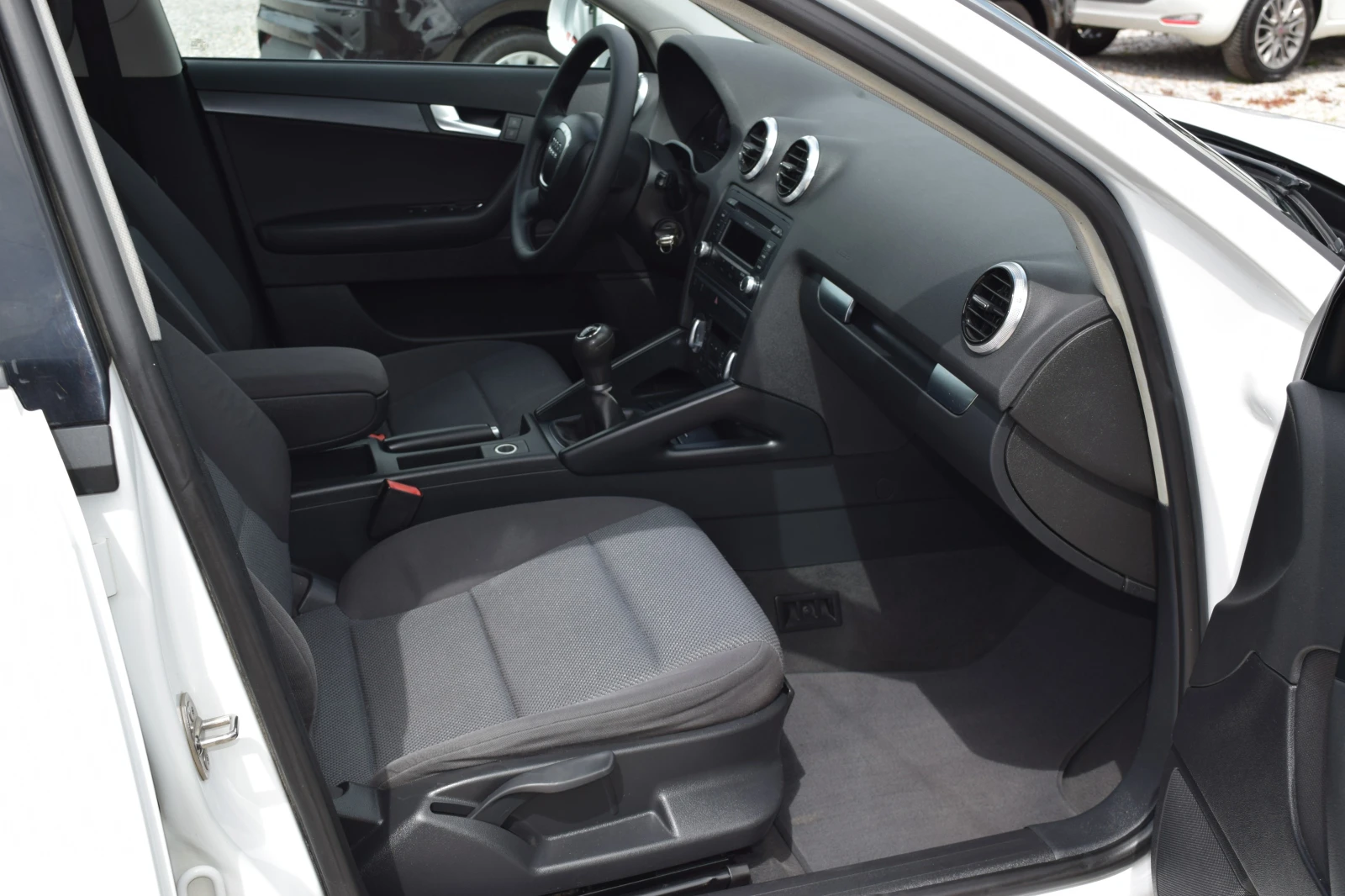 Audi A3 2.0 tdi* 6 скорости* Еuro5 - изображение 10