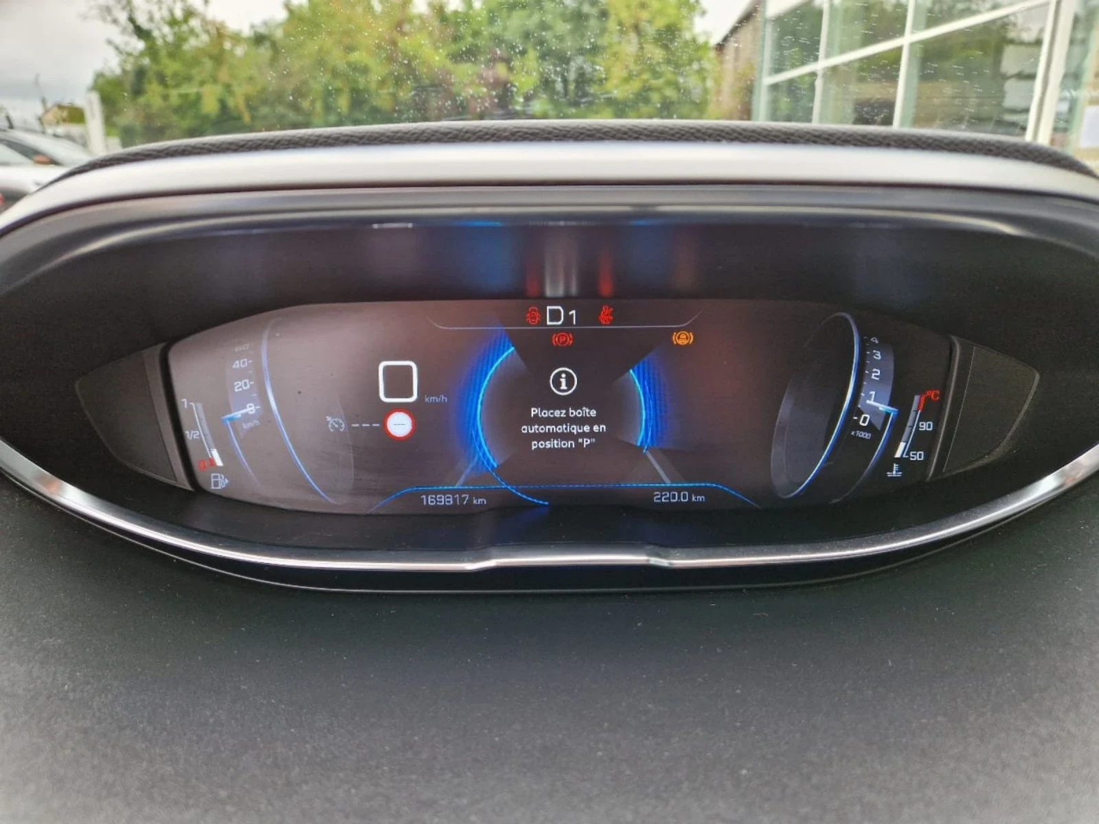 Peugeot 3008 1.5 BlueHDi  GT LINE 131 S&S EAT8 - изображение 3