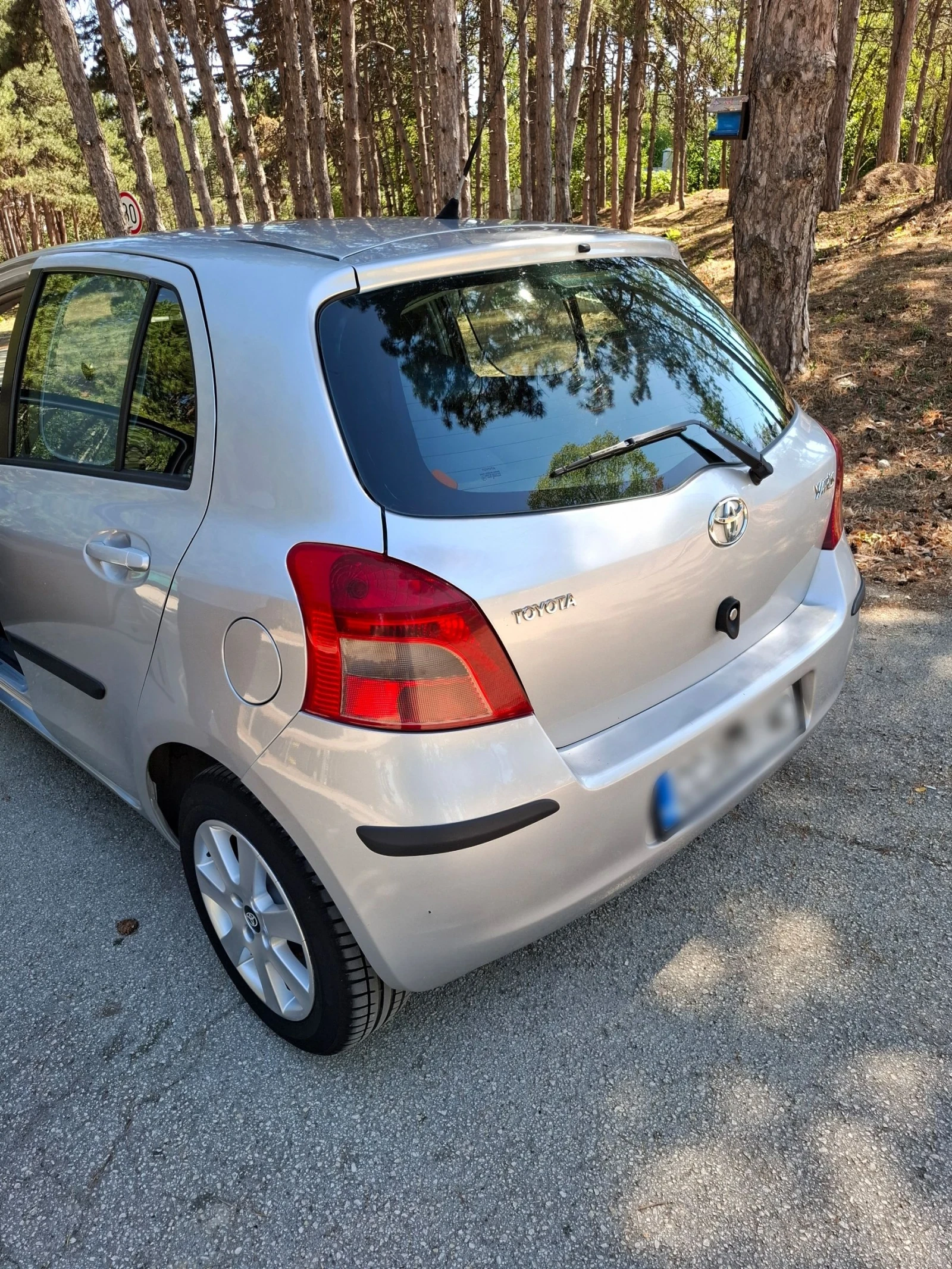 Toyota Yaris 1.4D - изображение 4