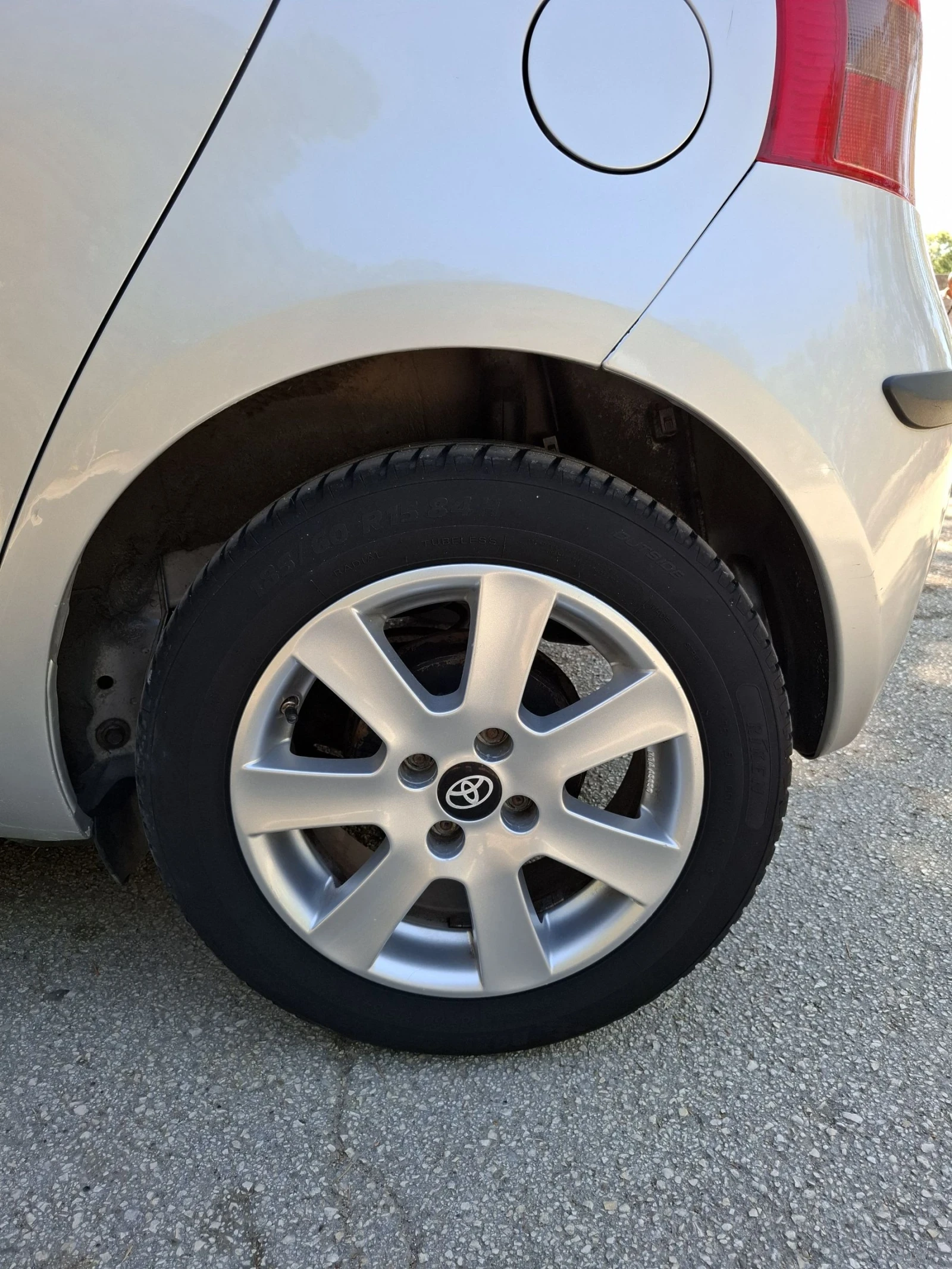 Toyota Yaris 1.4D - изображение 6