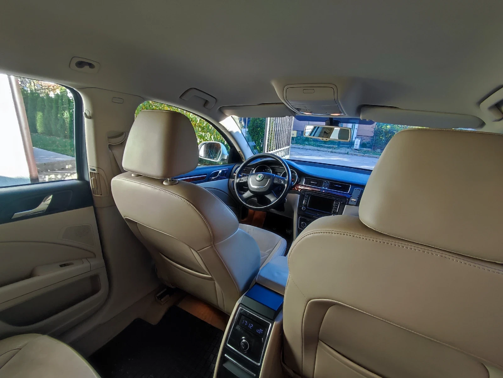 Skoda Superb, снимка 11 - Автомобили и джипове - 53338990