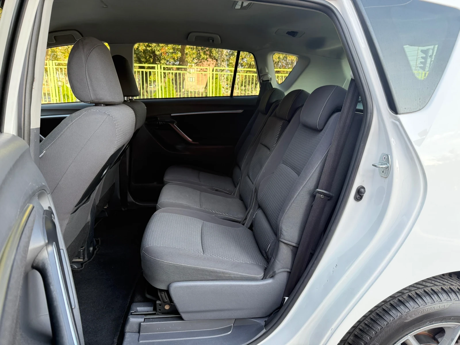 Toyota Corolla verso 6скорости* КАМЕРА* АВТОПИЛОТ* КЛИМАТРОНИК* КСЕНОН | Mobile.bg — изображение 11