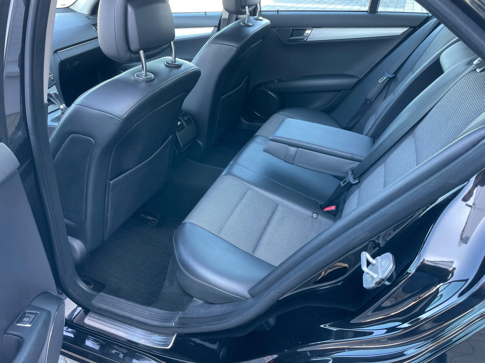 Mercedes-Benz C 220 646/АВАНГАРД/КОЖА/НАВИ/АВТОМАТ, снимка 9 - Автомобили и джипове - 53770845