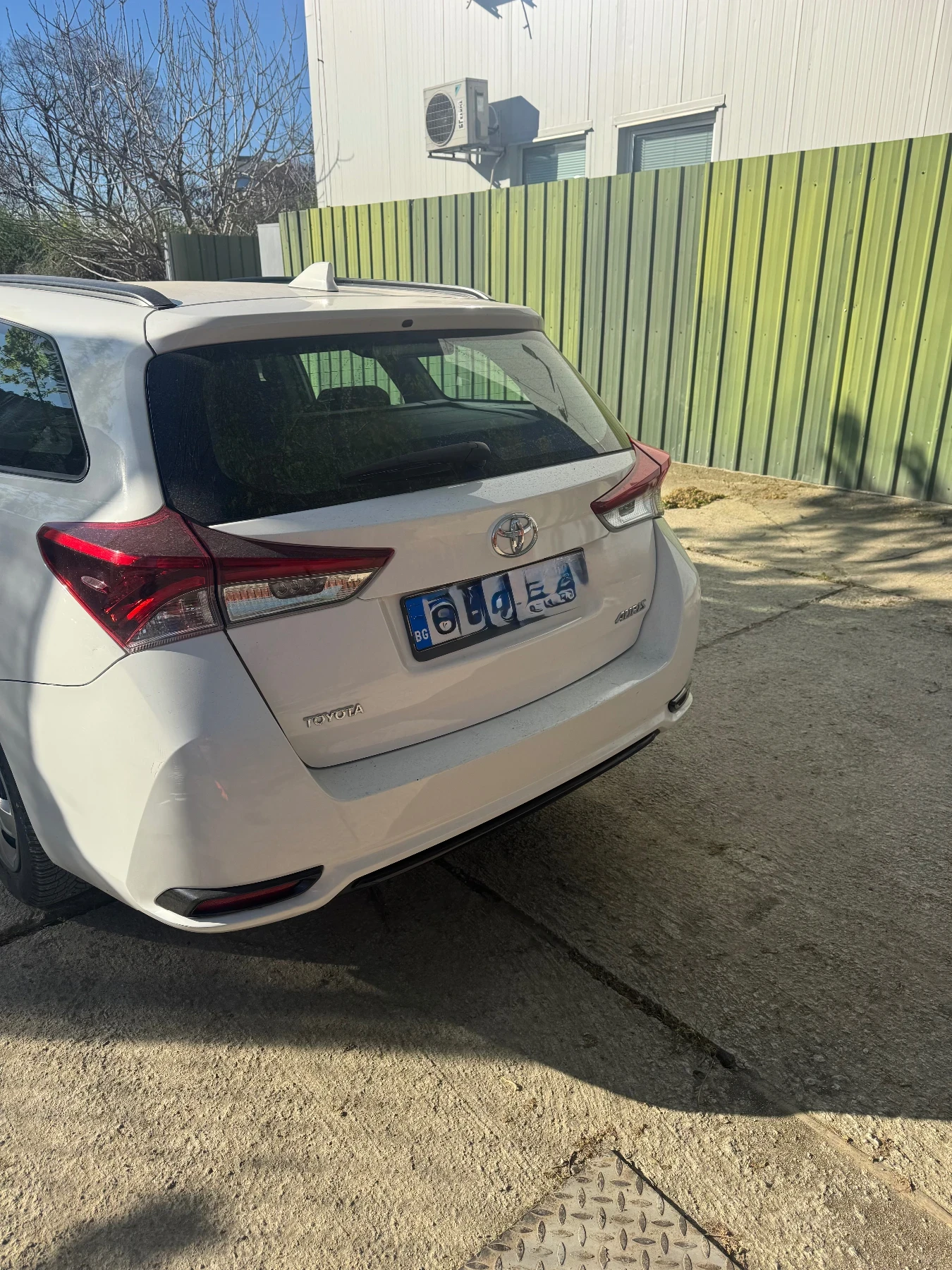 Toyota Auris, снимка 3 - Автомобили и джипове - 54212785