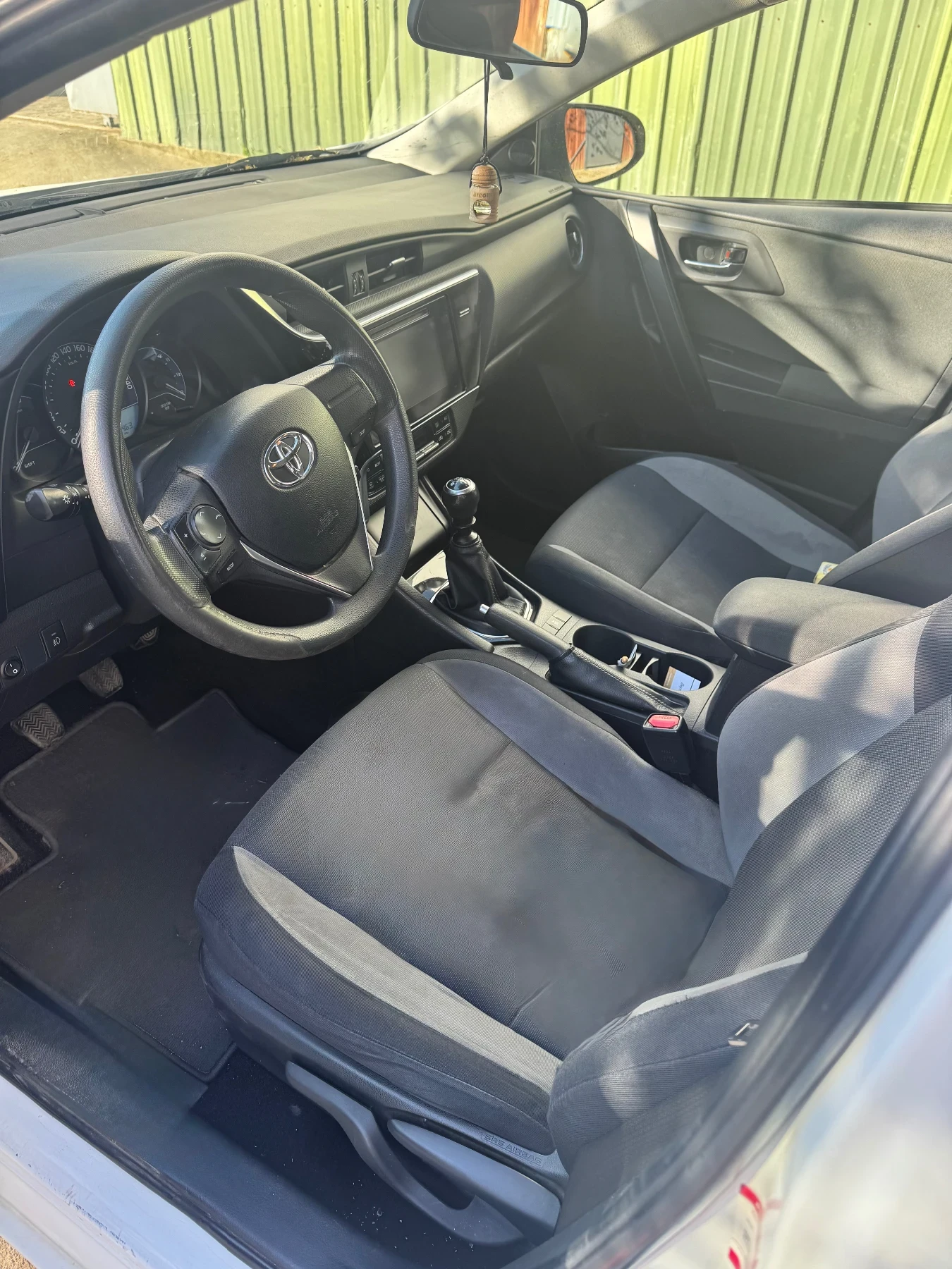 Toyota Auris, снимка 4 - Автомобили и джипове - 54212785