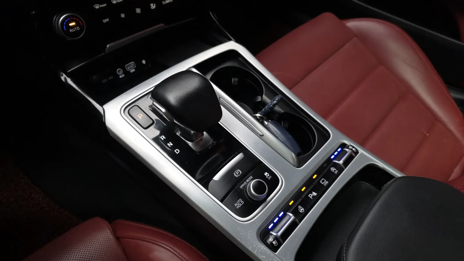 Kia Stinger 3.3 Turbo AWD Панорама* 360* обдухване* Disi* , снимка 10 - Автомобили и джипове - 54563959