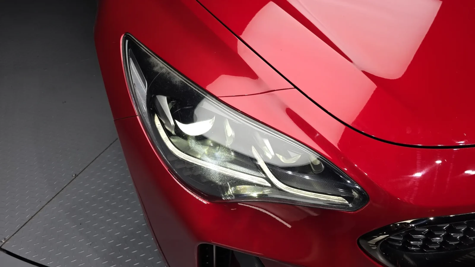 Kia Stinger 3.3 Turbo AWD Панорама* 360* обдухване* Disi* , снимка 17 - Автомобили и джипове - 54563959