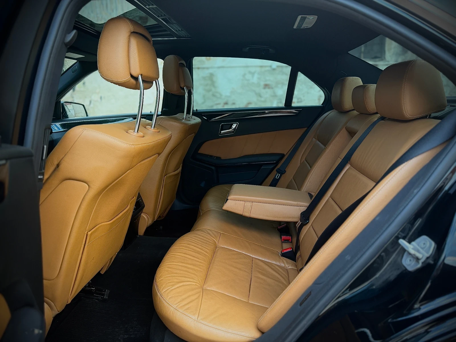 Mercedes-Benz E 350 265к.с  harman/kardon ;  memory ;  печка, снимка 14 - Автомобили и джипове - 54606117