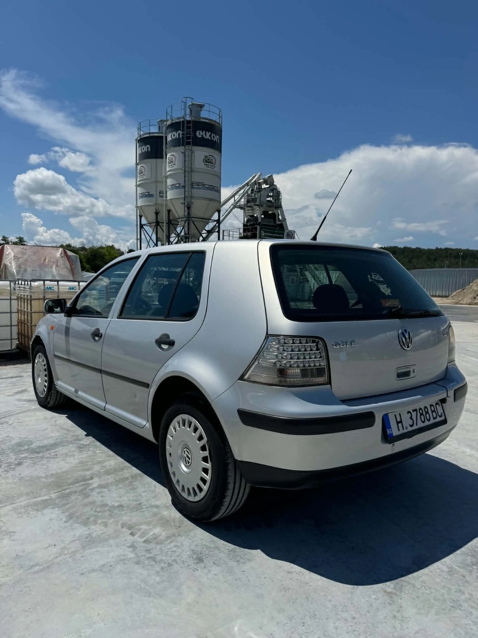 VW Golf