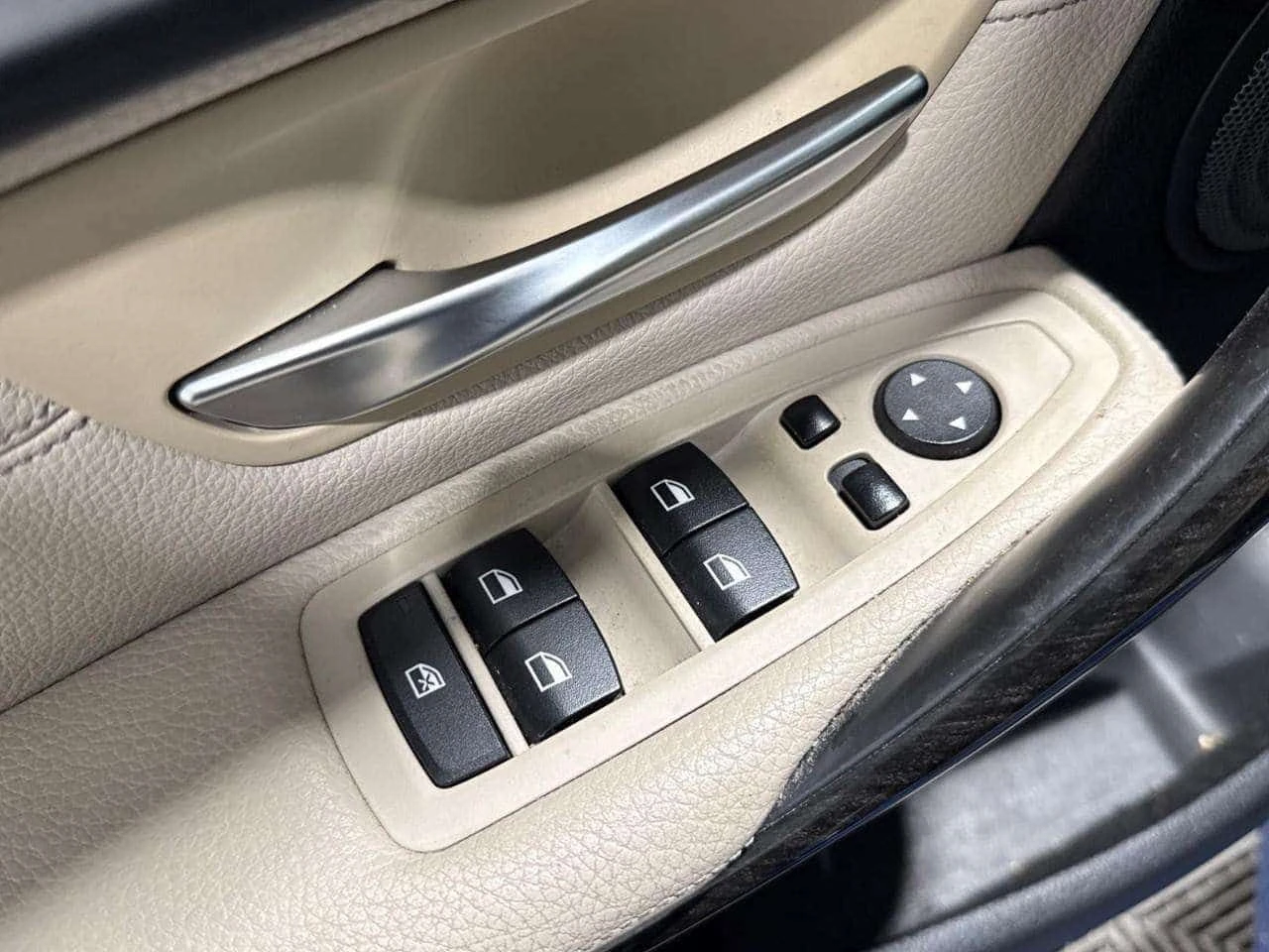 BMW 335 * Estoril Blue with Oyster/BlackNavigation system , снимка 13 - Автомобили и джипове - 55035658