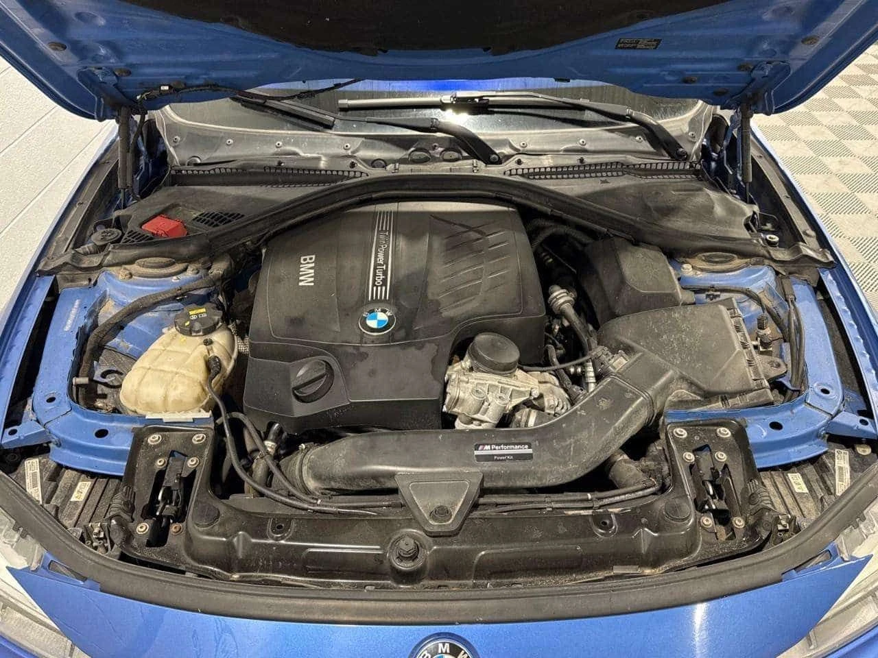 BMW 335 * Estoril Blue with Oyster/BlackNavigation system , снимка 16 - Автомобили и джипове - 55035658