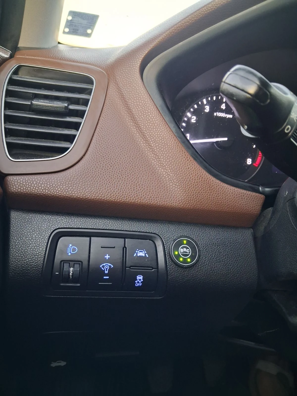 Hyundai I20 1.2 Бензин/Газ, Euro 6, снимка 11 - Автомобили и джипове - 55698087