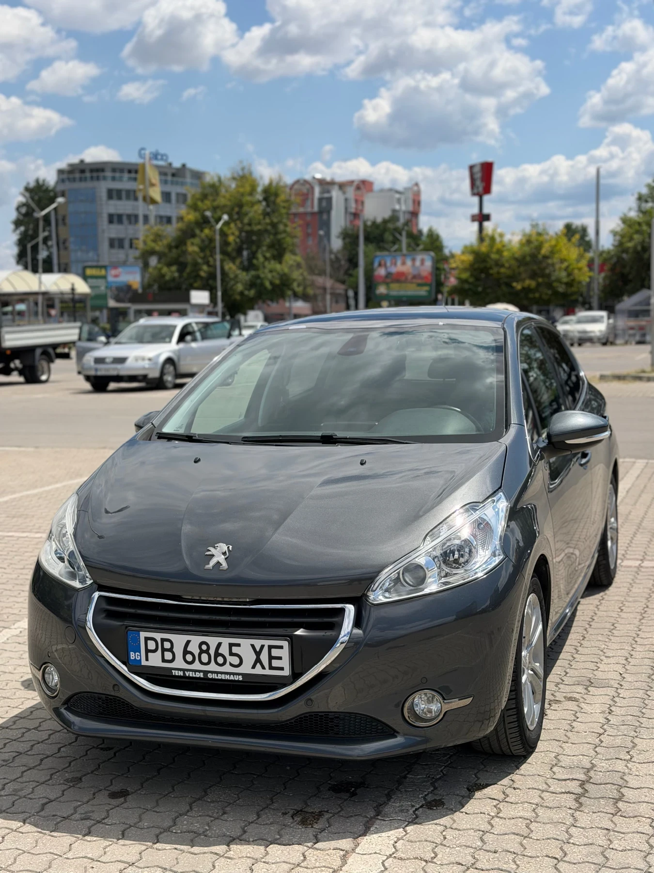 Peugeot 208