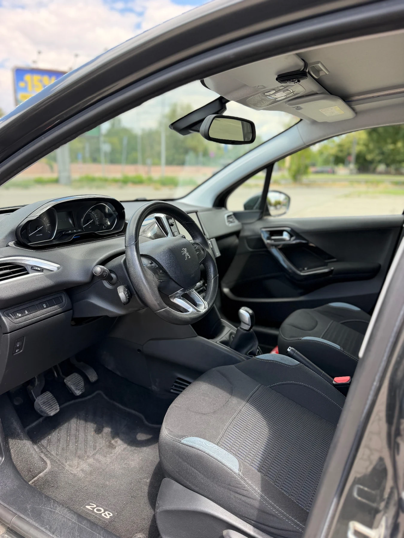 Peugeot 208, снимка 9 - Автомобили и джипове - 55433797