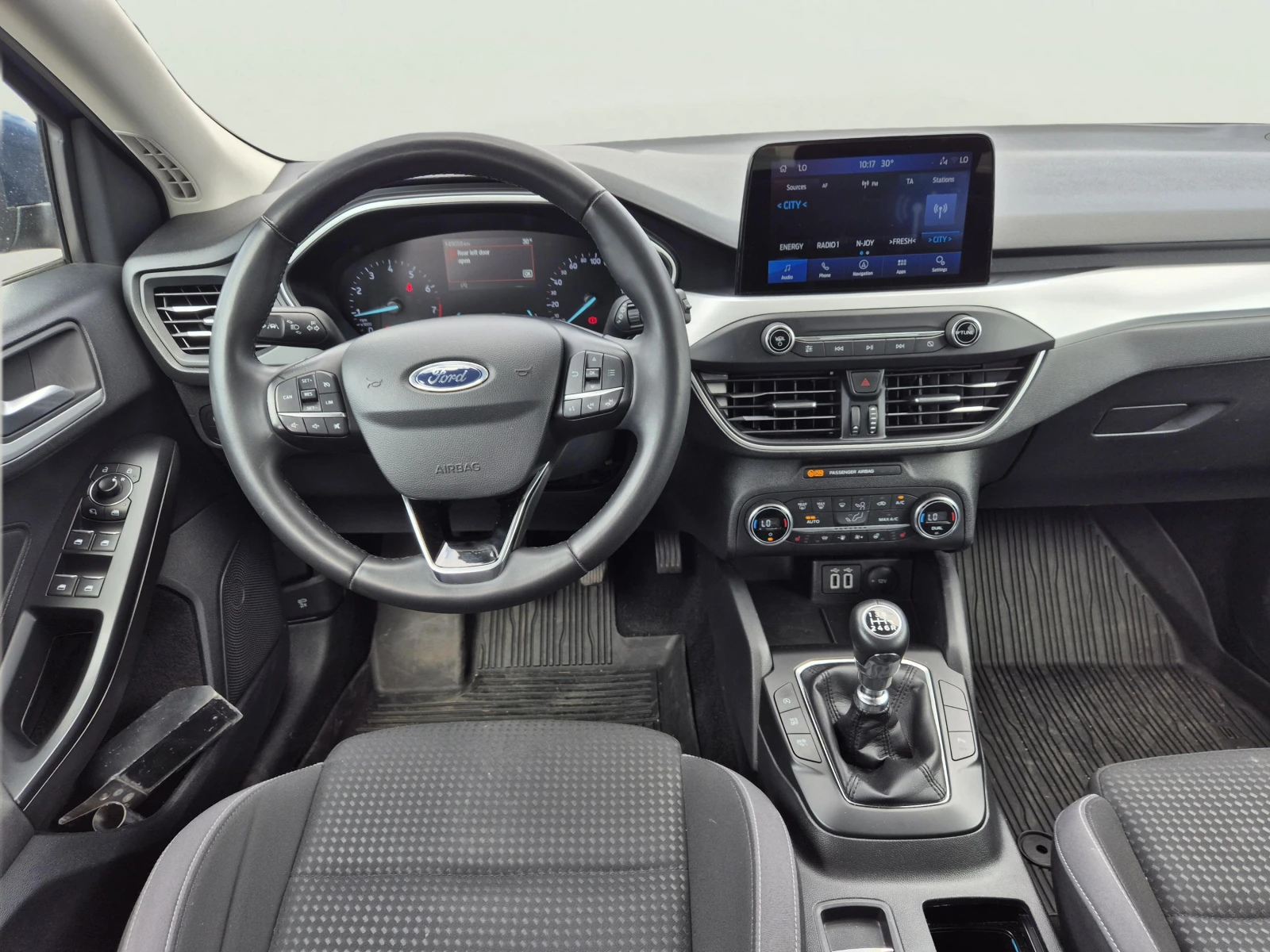 Ford Focus 1.0 EcoBoost, снимка 11 - Автомобили и джипове - 55658503