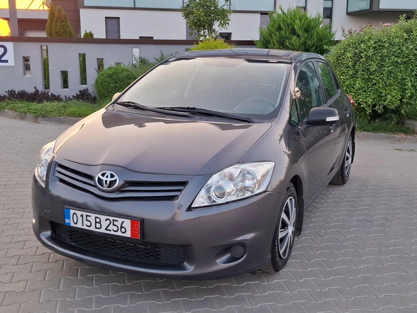 Toyota Auris 1.4D4D* (90кс)* EURO-5* FACELIFT* НОВ ВНОС* , снимка 2 - Автомобили и джипове - 55667504