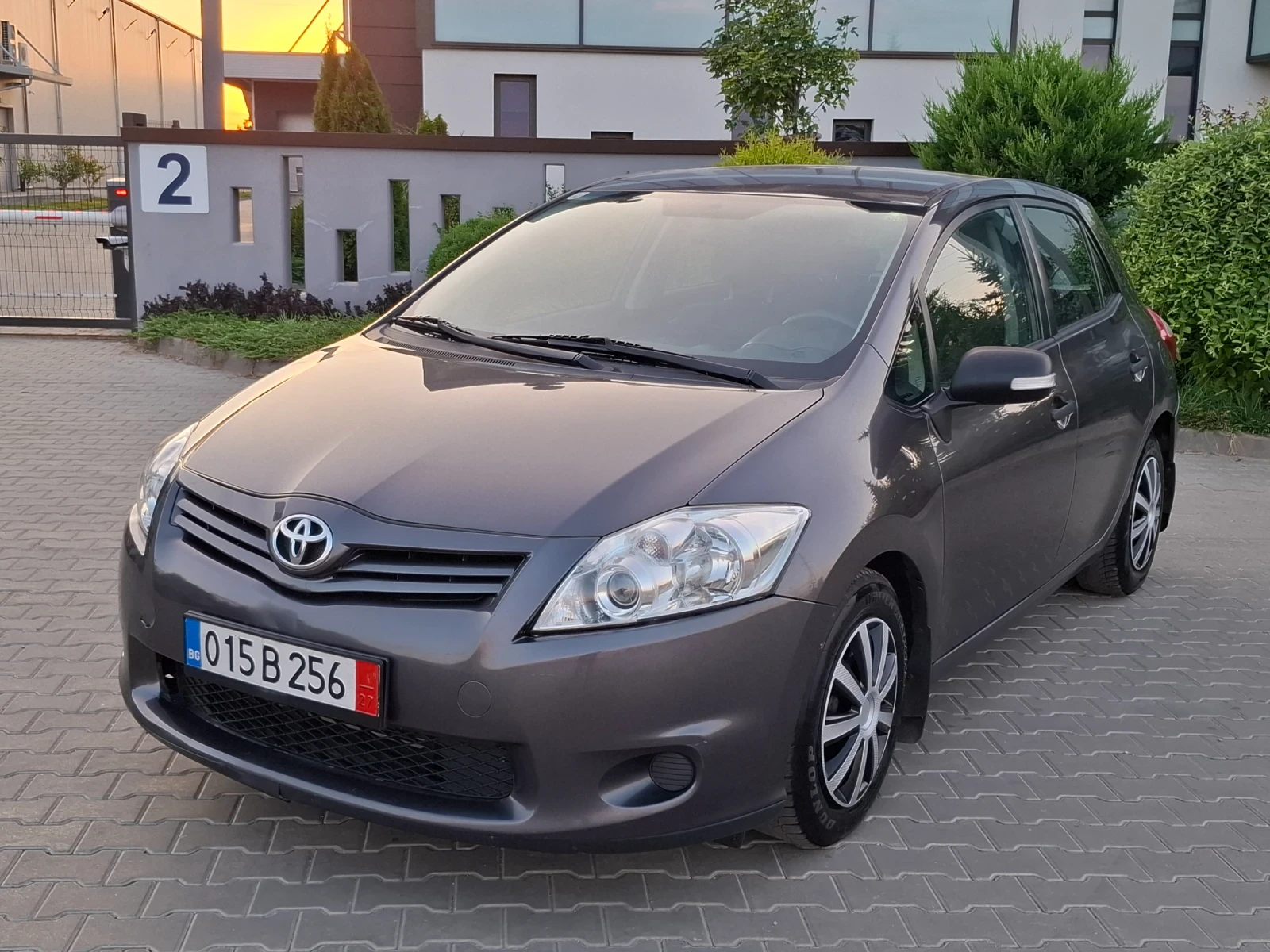 Toyota Auris 1.4D4D* (90кс)* EURO-5* FACELIFT* НОВ ВНОС* , снимка 3 - Автомобили и джипове - 55667504