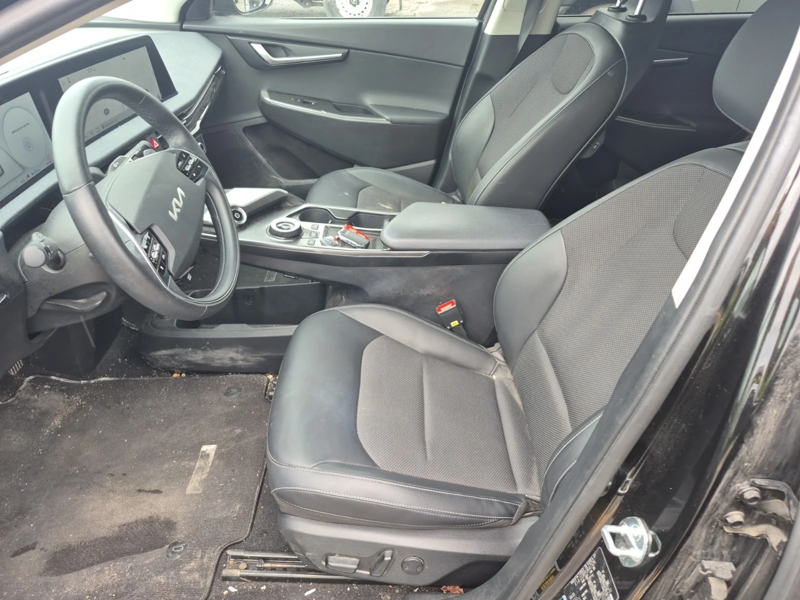 Kia EV6 LONG RANGE 4D UTILITY AWD * CARFAX , снимка 5 - Автомобили и джипове - 55915355