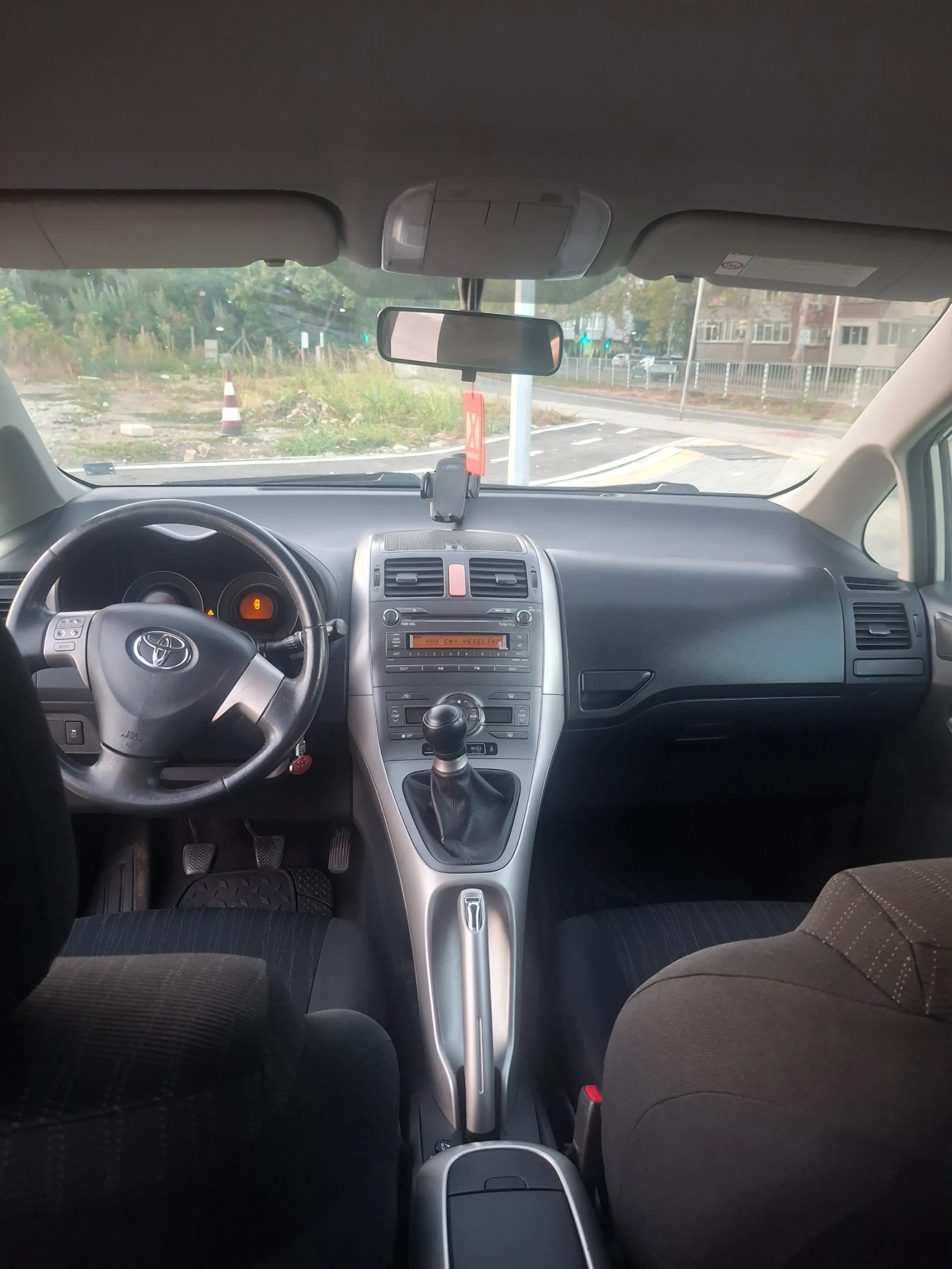 Toyota Auris 1.4 vvti , снимка 10 - Автомобили и джипове - 55994043