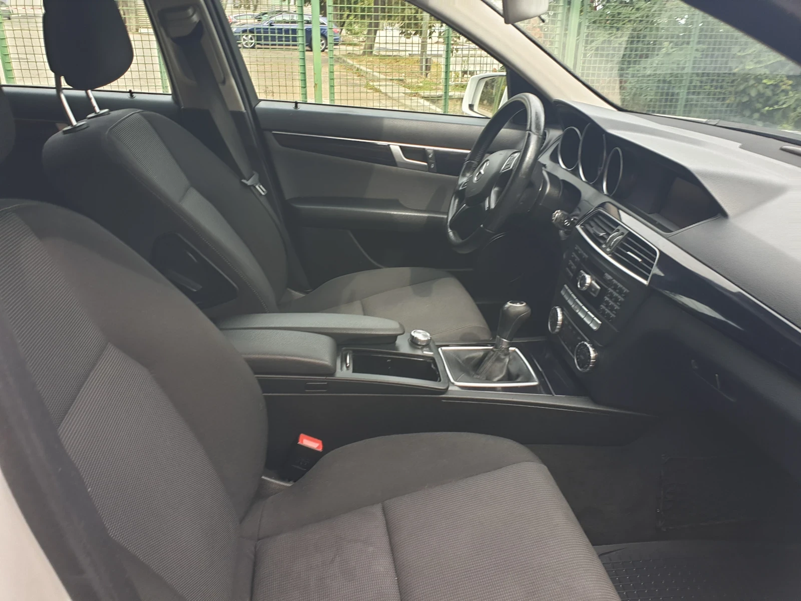 Mercedes-Benz C 200, снимка 2 - Автомобили и джипове - 56358106