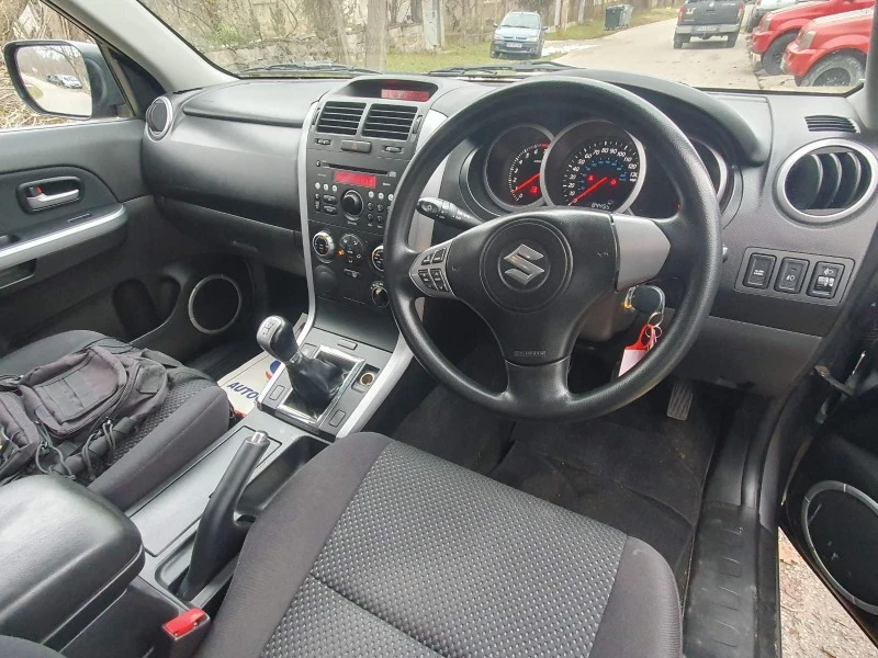 Suzuki Grand vitara 2.0, снимка 4 - Автомобили и джипове - 46833960