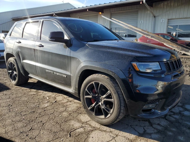 Jeep Grand cherokee SRT-8 Distronic* Keyless* Обдух* 8ZF* Диг.табло* , снимка 1 - Автомобили и джипове - 49079197