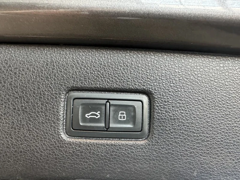 Audi Q7 Komfort * CARFAX * АвтоКредит* (ЦЕНА ДО БГ), снимка 7 - Автомобили и джипове - 53501948