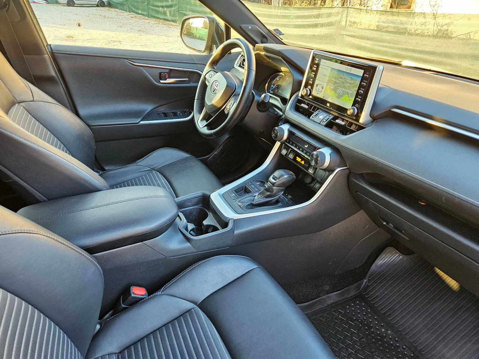 Toyota Rav4 BLACK EDITION BUSINESS - изображение 5