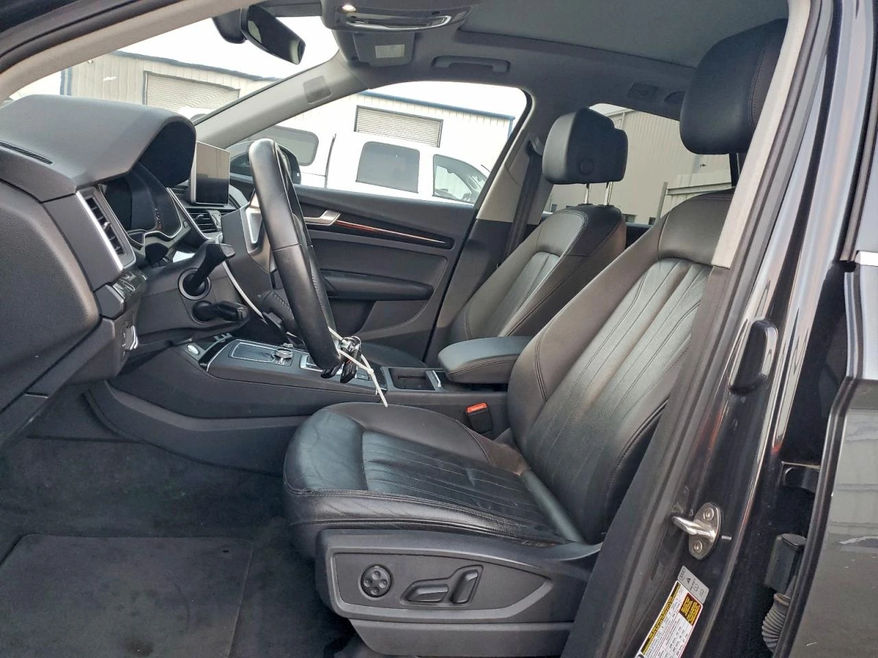 Audi Q5 Premium Plus - изображение 8