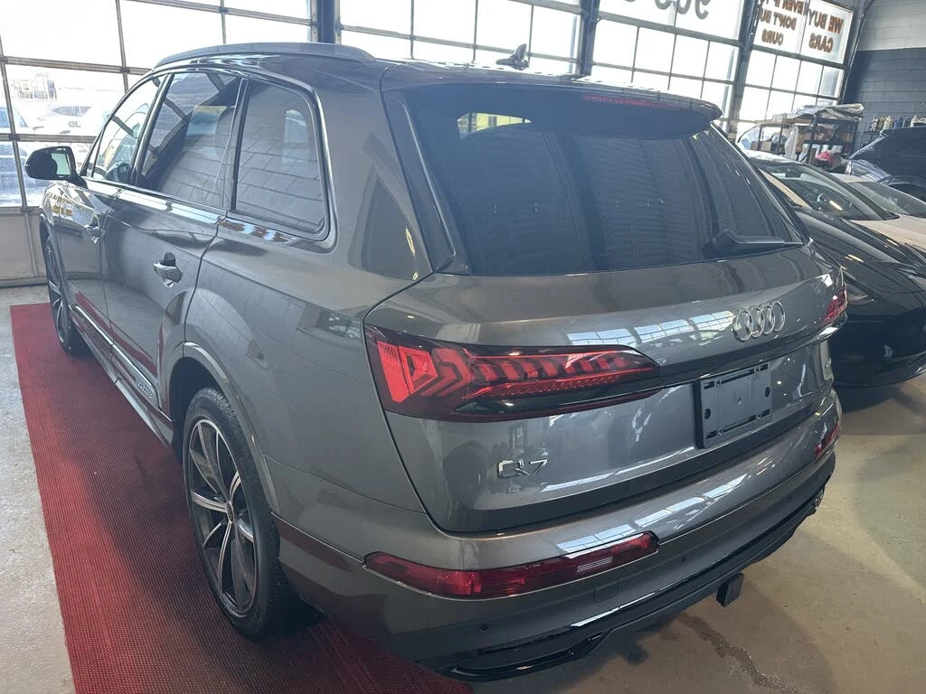 Audi Q7 Komfort * CARFAX * АвтоКредит* (ЦЕНА ДО БГ) - изображение 4