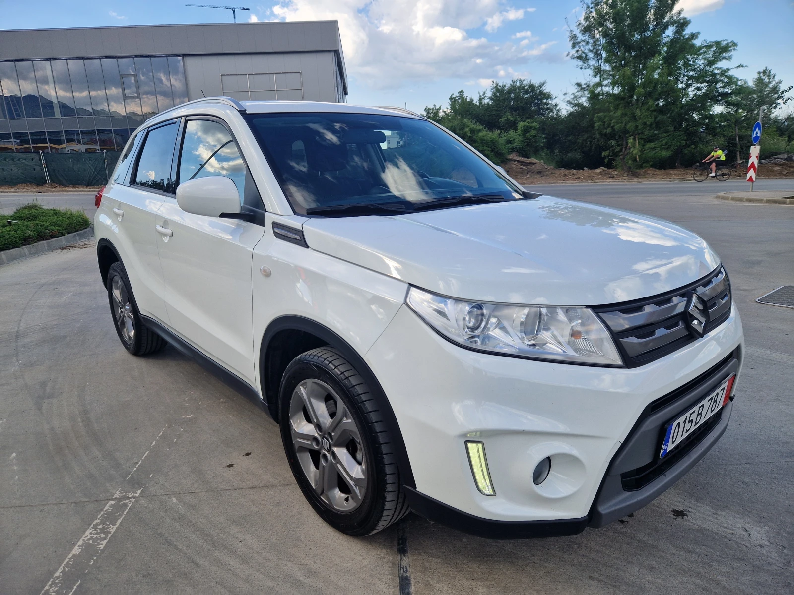 Suzuki Vitara 1.6D/EU6/Kamera/Navi, снимка 3 - Автомобили и джипове - 54693306