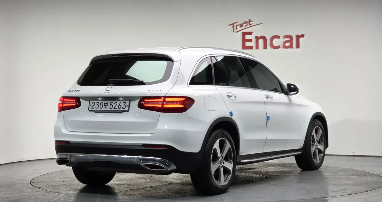 Mercedes-Benz GLC 300 КОЖА* МЕМОРИ* КАМЕРА* , снимка 3 - Автомобили и джипове - 55573074