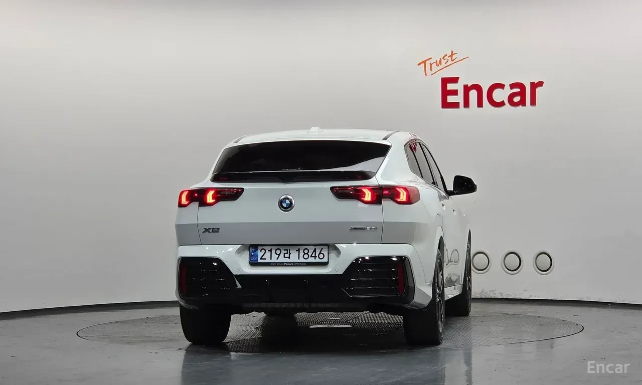 BMW X2 20i* M* SPORT* HARMON* KARDON* 360КАМЕРА* LANE* AS, снимка 4 - Автомобили и джипове - 56129645