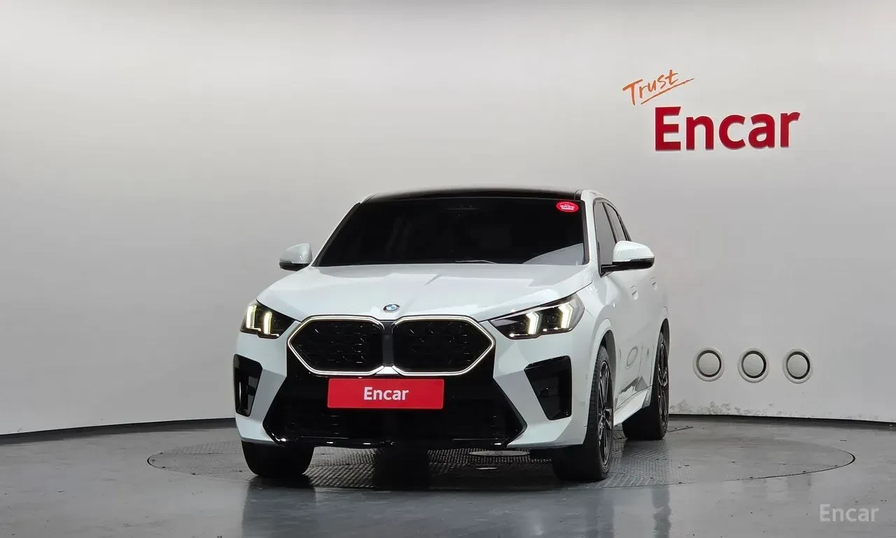 BMW X2 20i* M* SPORT* HARMON* KARDON* 360КАМЕРА* LANE* AS, снимка 3 - Автомобили и джипове - 56129645