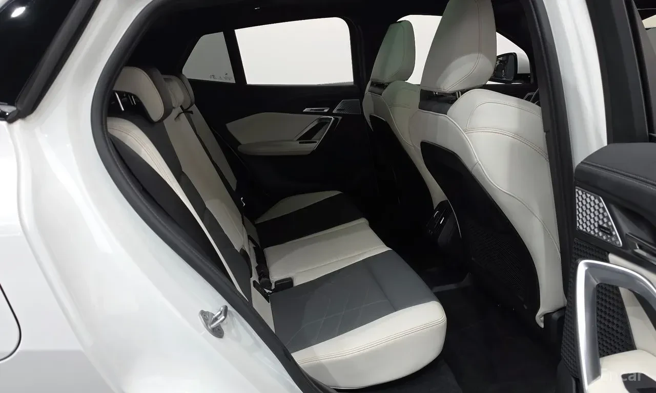BMW X2 20i* M* SPORT* HARMON* KARDON* 360КАМЕРА* LANE* AS, снимка 16 - Автомобили и джипове - 56129645