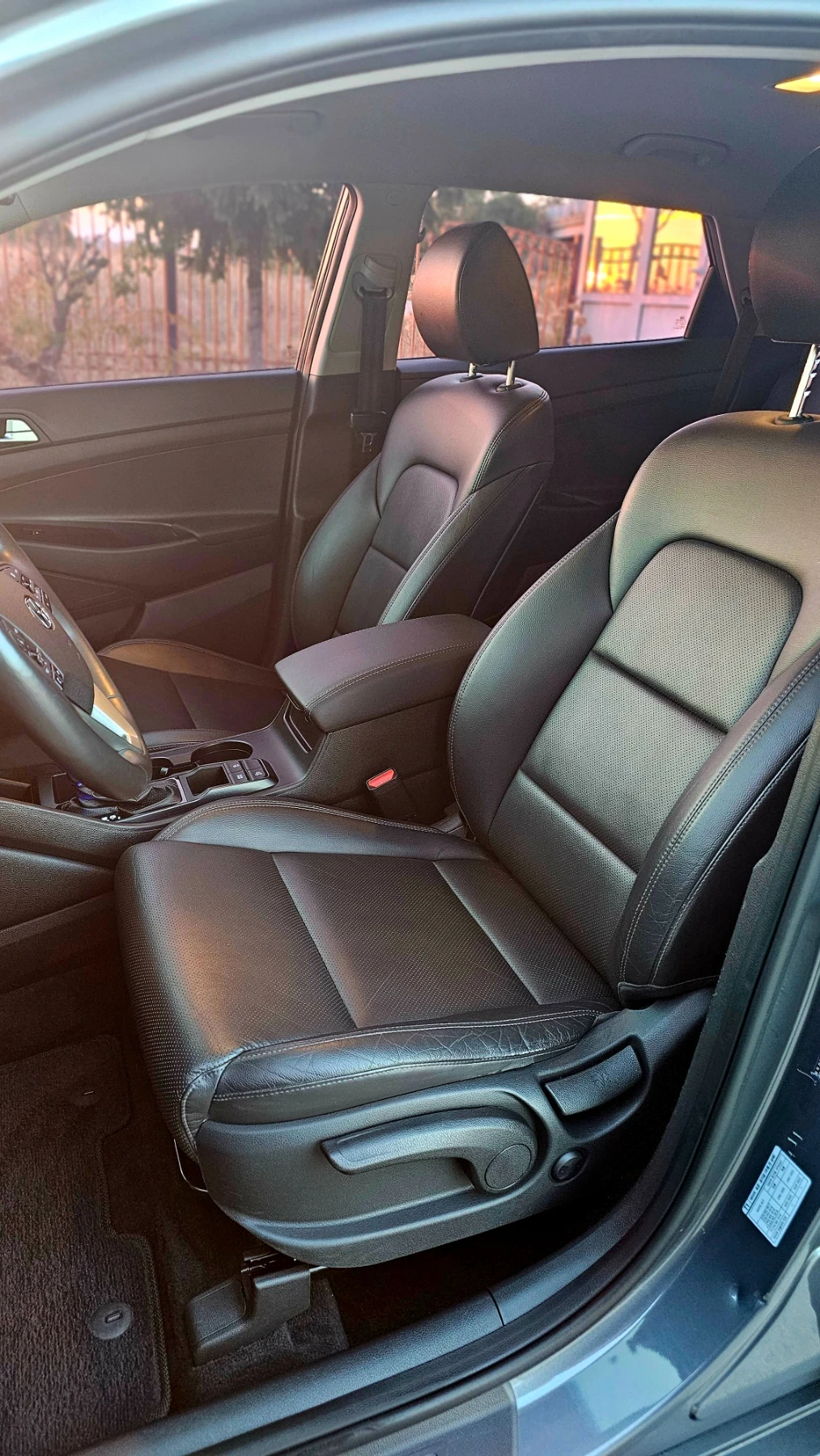 Hyundai Tucson ���� �����/4�4/2.0CRDI  | Mobile.bg � ����������� 10