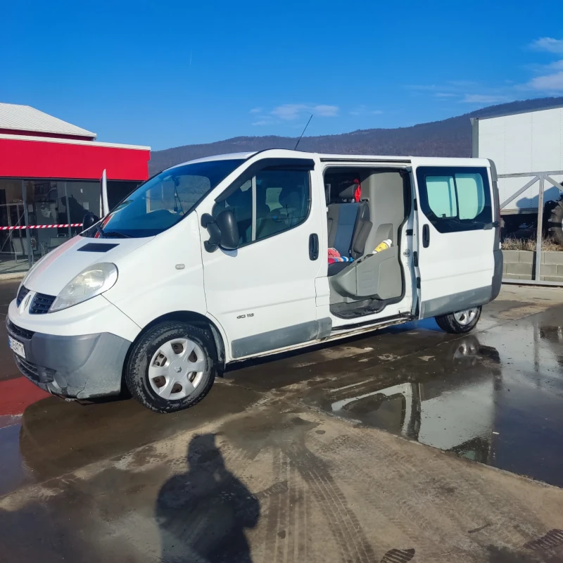 Renault Trafic, снимка 1 - Бусове и автобуси - 48906302