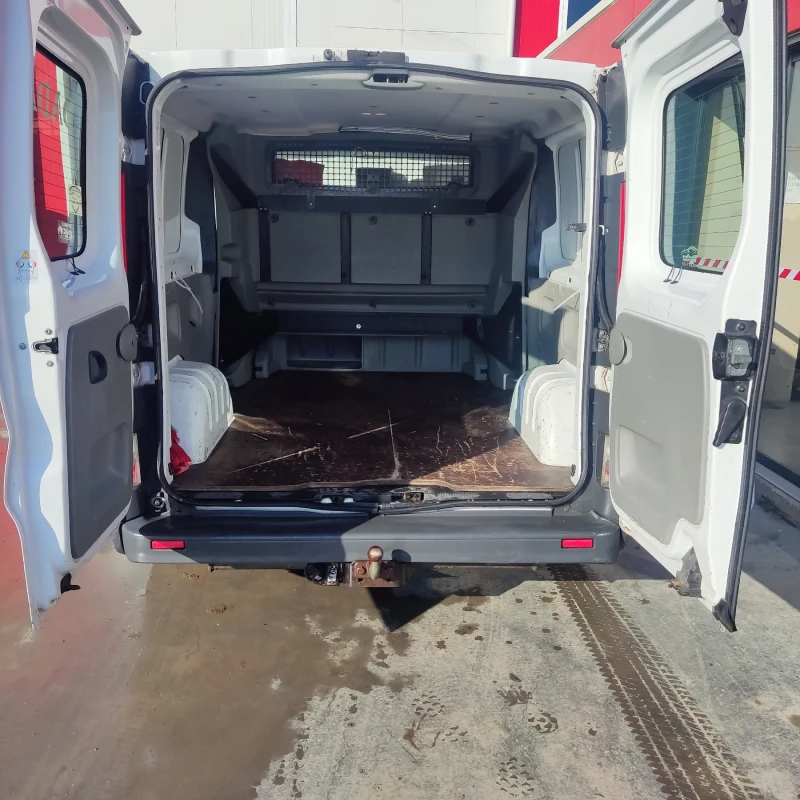 Renault Trafic, снимка 16 - Бусове и автобуси - 48906302