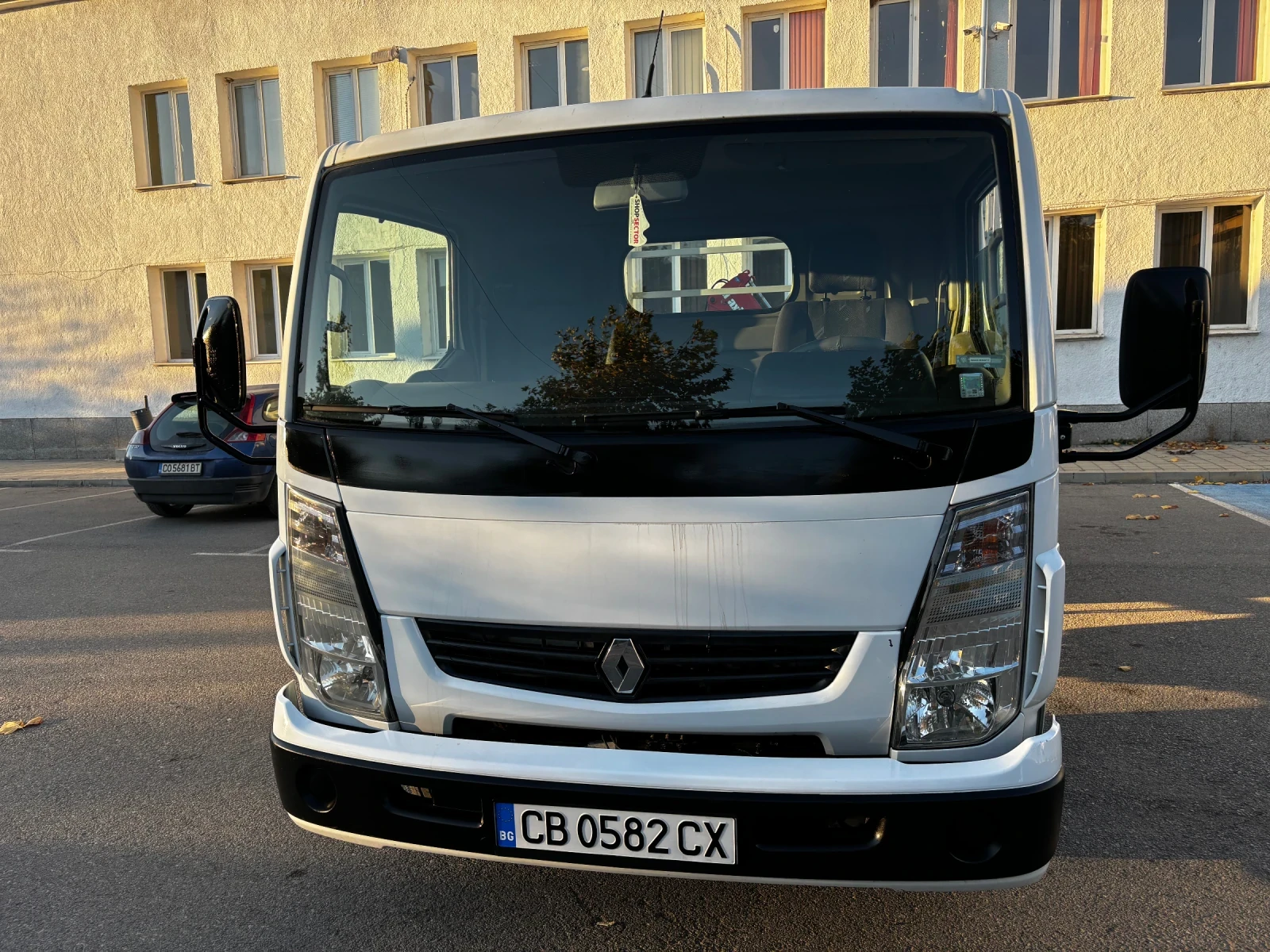 Renault Maxity 2.5 130 dxi Климатик Обслужен  - изображение 2