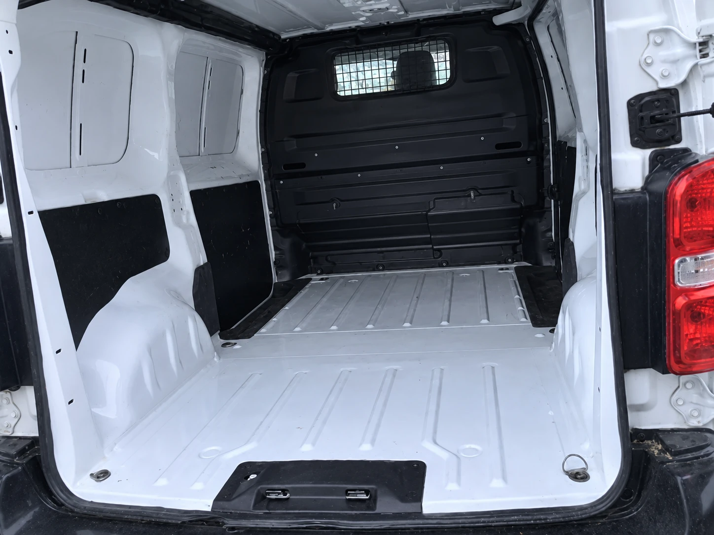 Toyota Proace L2 75 kWh/Товарен/Нави/Климатроник/SlamLock/, снимка 5 - Бусове и автобуси - 56082487